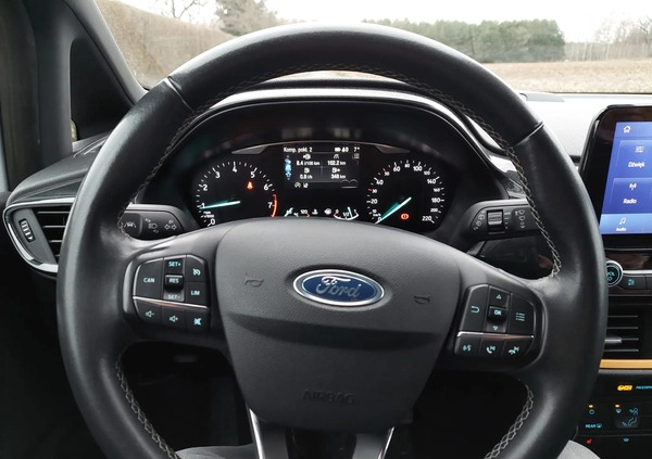 Ford Fiesta cena 52300 przebieg: 109000, rok produkcji 2018 z Lubań małe 106